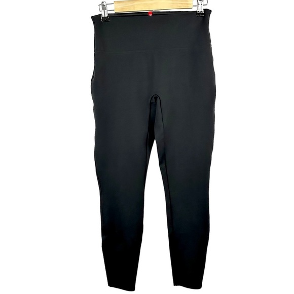 SPANX Every Wear Active Icon Cropped Leggings - Picture 10 of 10